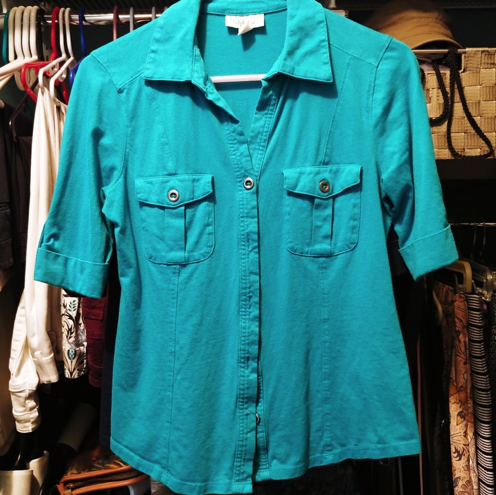 Like New short sleeve button up shirt